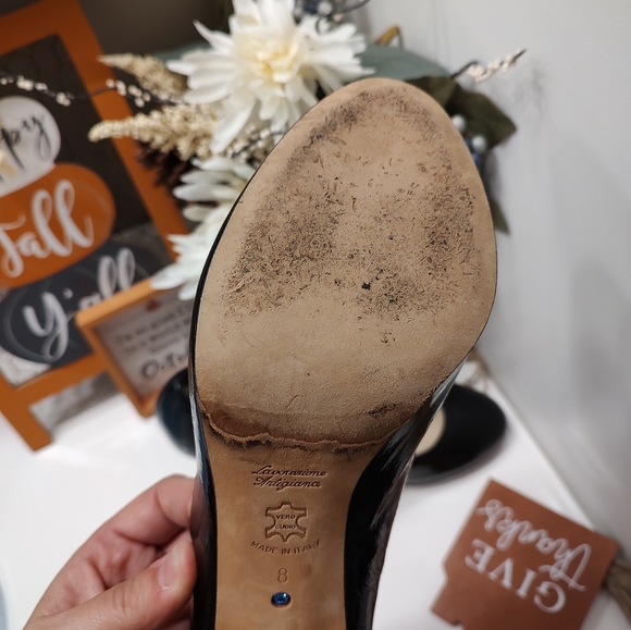 🖤GUC Something Bleu Italian Black Patent Leather Round Toe Pumps, 8 - Picture 11 of 13